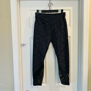 Lorna Jane Pace Booty Support 3/4 Tight Leggings Size Medium